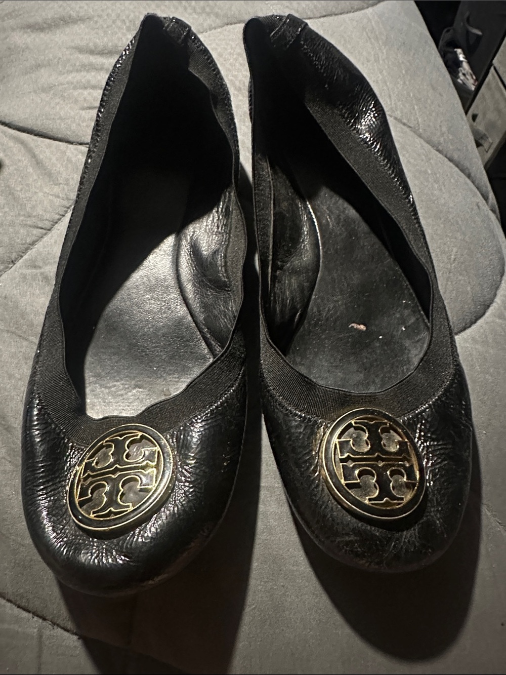 Tory Burch Black Leather Logo Detail Ballet Flats with Gold Emblem